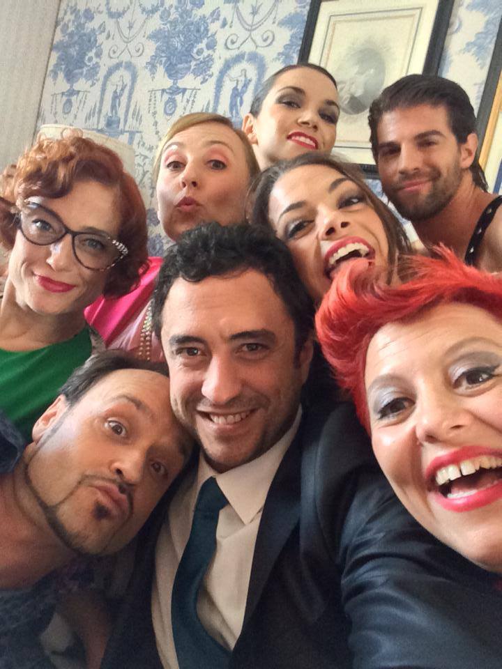 Selfie del elenco. 