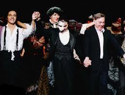 Andrew Lloyd Webber asistió al estreno de "El fantasma de la ópera" en España. 