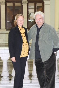 La productora Julia Gómez Cora y el director Mario Gas.