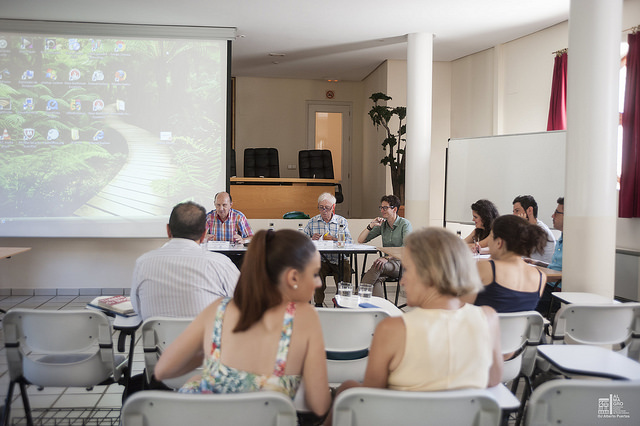 28594833806_89ae90e383_z