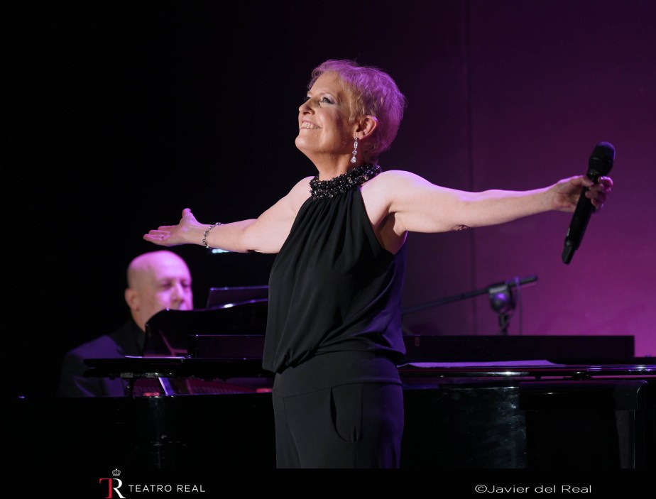 El gran abrazo de Liz Callaway a Sondheim en una noche estrellada en el&nbsp;Real